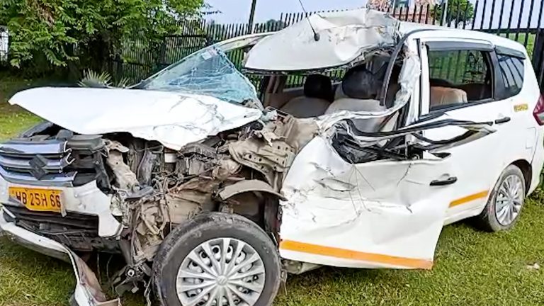 সাত সকালে নিউটাউনে পথ দুর্ঘটনা।