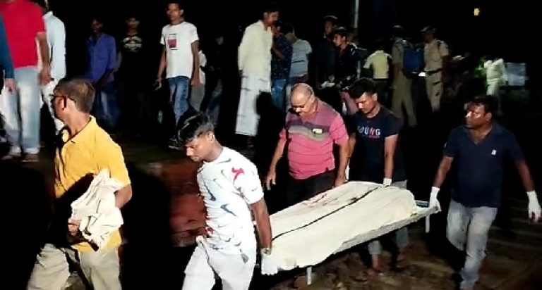 উলুবেরিয়ায় দুর্ঘটনা,লোকাল ট্রেনের ধাক্কায় তিন কিশোরের মৃত্যু।