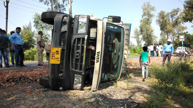 কুলপি থানার করঞ্জলিতে পথ দূর্ঘটনা,