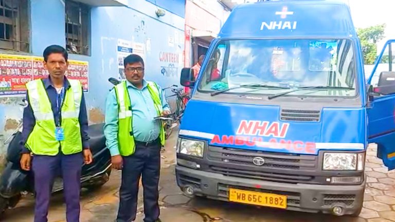 চিকিৎসাধীন মালদা মেডিকেল কলেজ হাসপাতাল।