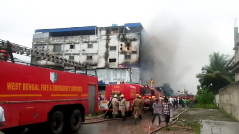 বানতলা লেদার কমপ্লেক্সে বিধ্বংসী আগুন।