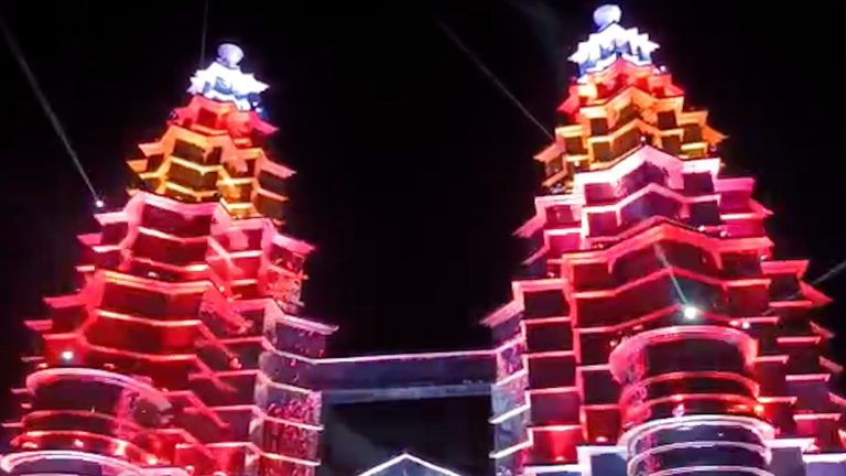 জলপাইগুড়ির দাদাভাই ক্লাবের শ্যামা পুজোর বিশেষ আকর্ষণ টুইন টাওয়ার