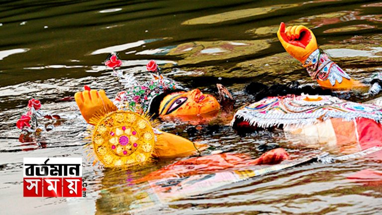 কাল বিজয়া দশমী,আজ থেকে গঙ্গার ঘাটে বিসর্জনের প্রস্তুতি শুরু পুরসভার