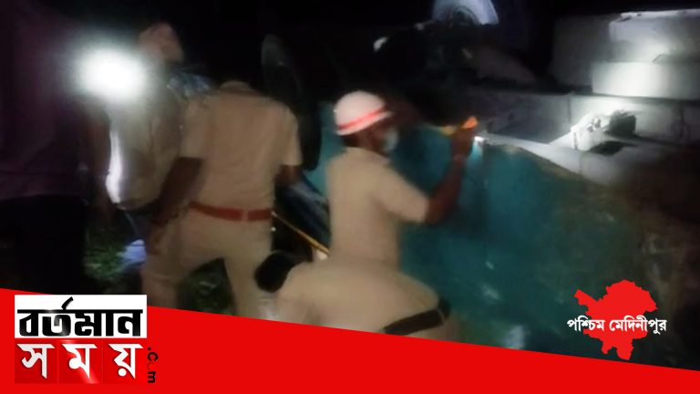 ভয়াবহ পথ দুর্ঘটনা দাসপুরে,নয়নজুলিতে উল্টে গেল যাত্রীবোঝাই বাস।