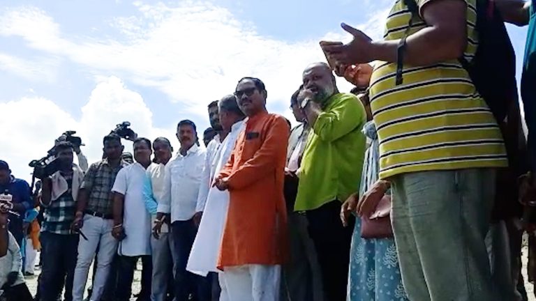 মালবাজারে বিজেপির প্রতিনিধি দল