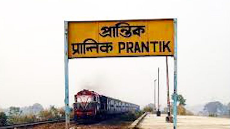 বীরভূমে ট্রেনের হাই টেনশন তারে বিদ্যুৎপৃষ্ট হয়ে মৃত্যু শ্রমিকের।