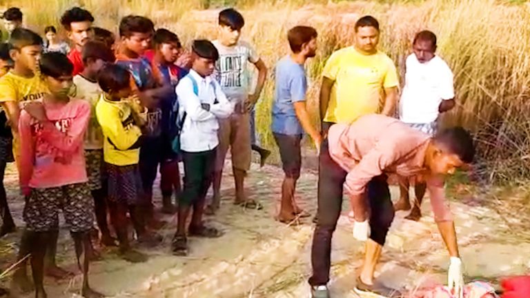 নদীর চর থেকে উদ্ধার যুবতীর কঙ্কাল