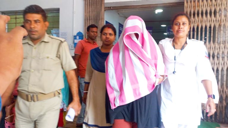 গ্রেফতার রনি দত্তের প্রেমিকা অনুশীলা চৌধুরী ও অনুশীলার ফেসবুক ফ্রেন্ড অরিজিৎ পাত্র।