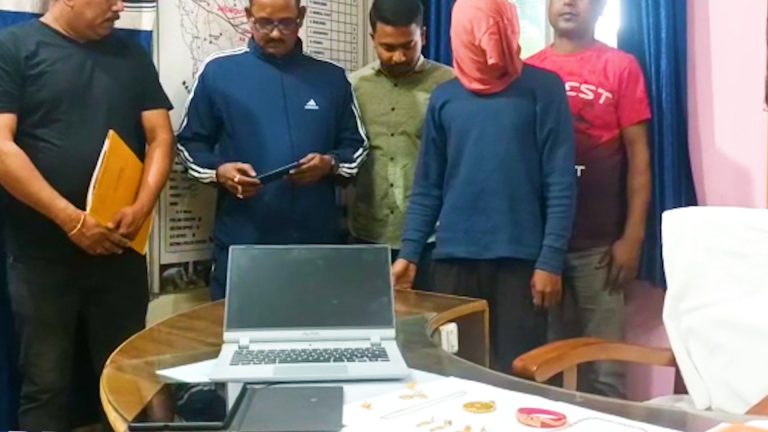 চুরি যাওয়া সোনা সহ গ্রেফতার ১