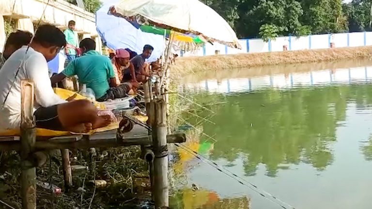 অল বেঙ্গল একোয়া ফারমার্স ওয়েলফেয়ার ও অ্যাসোসিয়েশনের বৈদ্যবাটি মৎস্যজীবী সমবায় সমিতি লিমিটেড যৌথ উদ্যোগে সারাবাংলা মৎসশিকার প্রতিযোগিতা