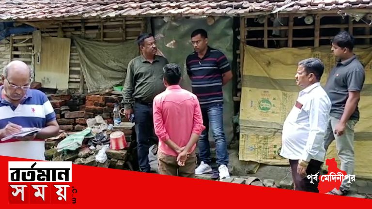 ঘর থেকে উদ্ধার মহিলার রক্তাক্ত দেহ