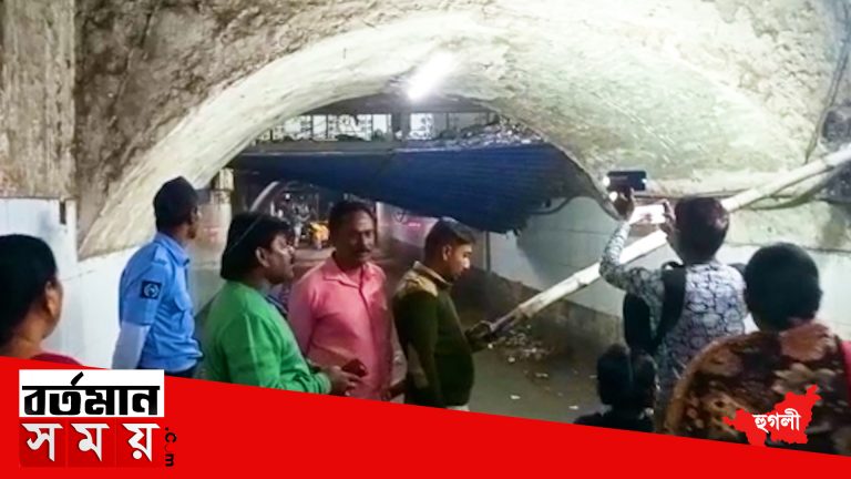 অল্পের জন্য রক্ষা পেল রেল যাত্রী থেকে পথের যাত্রীদের একাংশ।