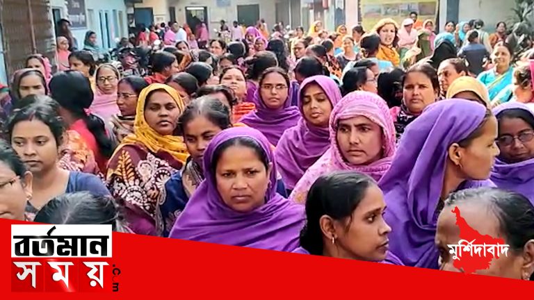 আবাস যোজনায় বাড়ি হচ্ছে কিনা দেখতে গিয়ে হয়রানির শিকার অঙ্গনওয়াড়ি কর্মীরা!