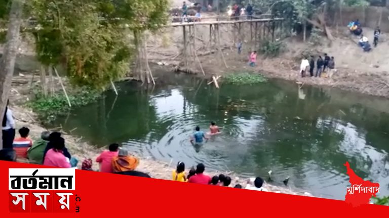 নদীয়ার তৃণমূল নেতা খুনের ঘটনায় সুতি নদীতে আগ্নেয়াস্ত্রোর খোঁজ শুরু করল পুলিশ।