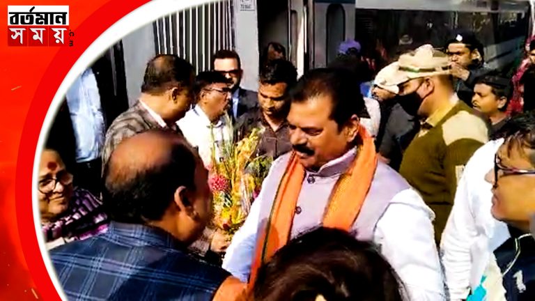 মালদহে এসে পৌঁছালেন কেন্দ্রীয় পঞ্চায়েত মন্ত্রকের রাষ্ট্রমন্ত্রী