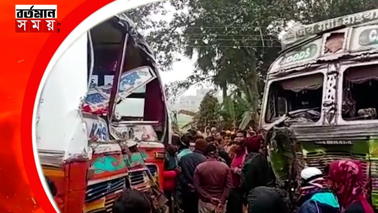 বাস ও লরির মুখোমুখি সংঘর্ষে আহত প্রায় ৪০ জন।