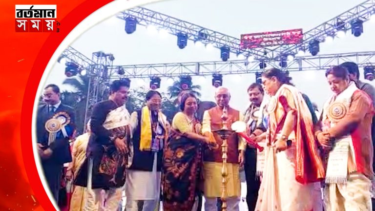 অশোকনগর উৎসবের শুভ সূচনা হল অশোকনগর বিধানচন্দ্র রায় ক্রীড়াঙ্গনে।