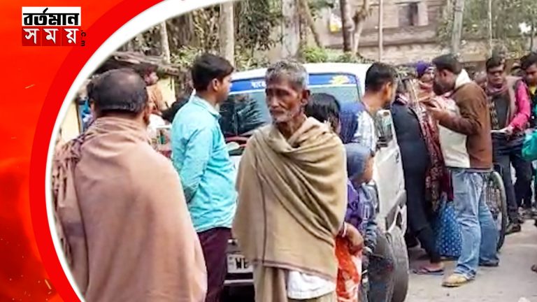 প্রতিবেশিদের কাছে খবর পেয়ে গুপ্তিপাড়া ফাঁড়ির পুলিশ গিয়ে তাদের উদ্ধার করে কালনা হাসপাতালে ভর্তি করে