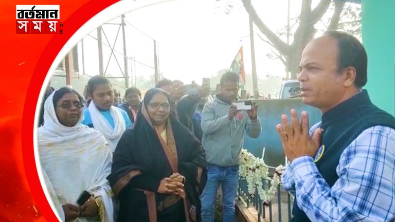 দিদির সুরক্ষা কবচের শুভ সূচনা করলেন রানাঘাট জেলা সভাপতি দেবাশীষ গঙ্গোপাধ্যায়।