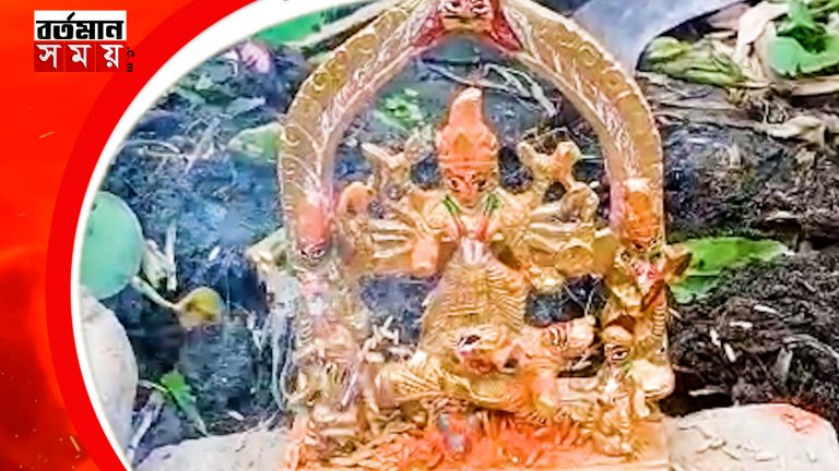 মানিকচকে উদ্ধার দুর্গা মূর্তি,পরিদর্শনে এলেন বিধায়ক সাবিত্রী মিত্র
