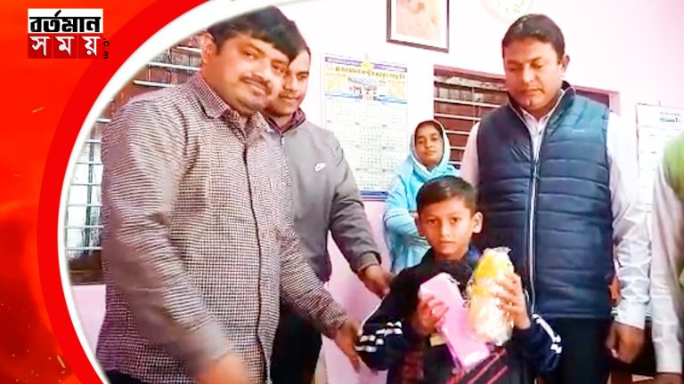 ব্লকে দৌড় প্রতিযোগিতায় প্রথম হয়েছে মসরেকুল।