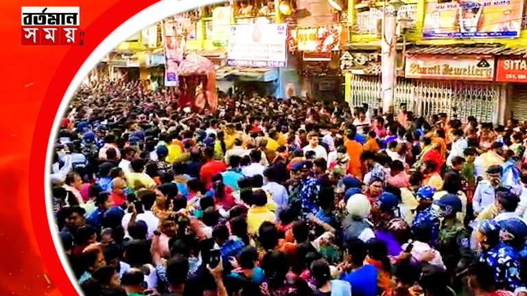 উত্তর হাওড়ায় শীতলা মায়ের স্নানযাত্রা উপলক্ষে উপচে পড়া ভিড়।