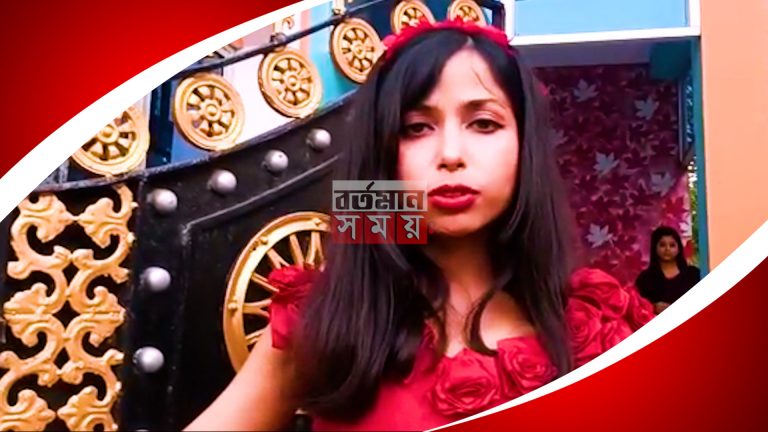 ব্রিটেনের রাজা রানীর ড্রেস ডিজাইনার হুগলির প্রিয়াঙ্কা।