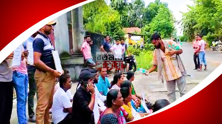 বিজেপি করার অপরাধে স্কুল থেকে শিক্ষককে বের করে দেওয়ার অভিযোগ।