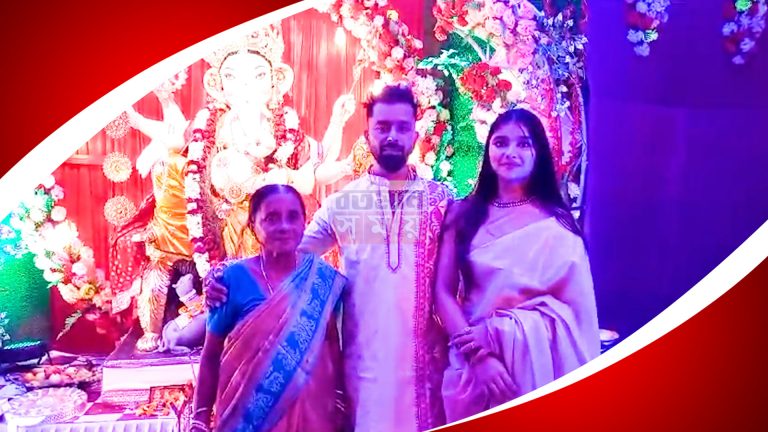 সিদ্ধিদাতার আরাধনায় মাতলেন মধ্যম গ্রামের বিশু বসু রায়।