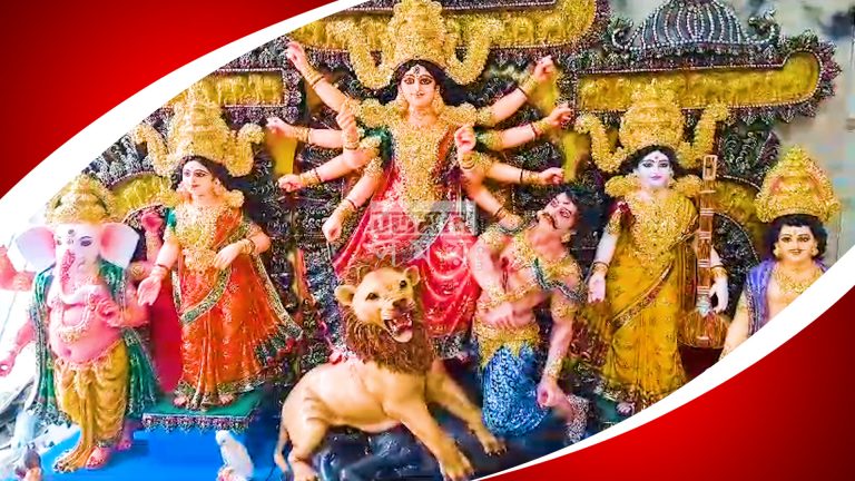 অস্ট্রিলিয়ার পর এবার প্যারিসে নদীয়ার দুর্গা প্রতিমা।