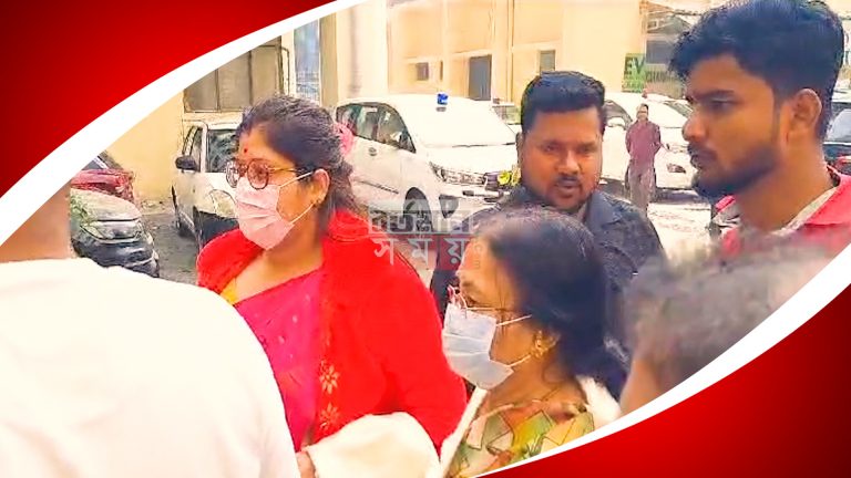 ইডি দফতরে শংঙ্কর আঢ্যর মা, ভাইয়ের বৌ ও মেয়ে।