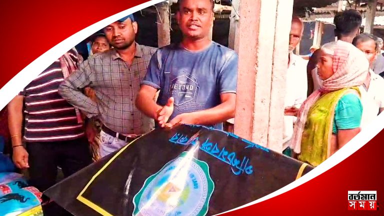 ৭০০ থেকে ৮০০ টাকায় মালদার খোলা হাটে বিক্রি হচ্ছে রাজ্যে সরকারের ত্রাণের ত্রিপল।