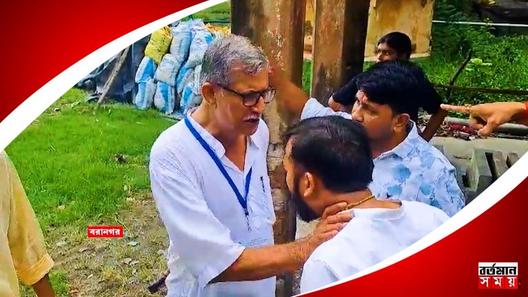 বুথে ঢুকতে বাধা তন্ময় ভট্টাচার্যকে, CPM প্রার্থীর সঙ্গে TMC কাউন্সিলরের হাতাহাতি।