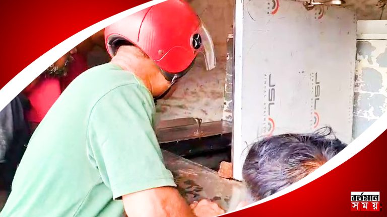 আইসক্রিমের ফ্রিজ থেকে গোডাউনের কর্মীর মৃতদেহ উদ্ধার।