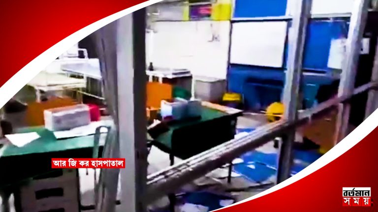 রাত দখলের রাতেই ভাঙচুর চলল আরজি কর হাসপাতালে।