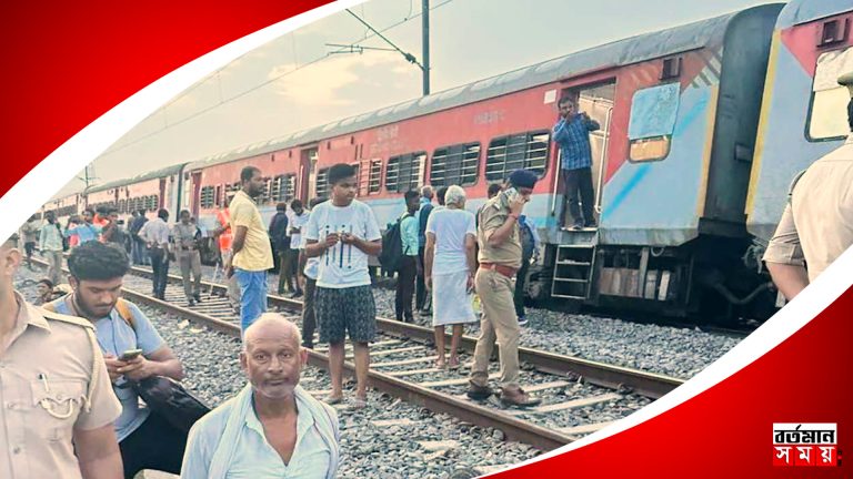 ”২০টি কামরা – ১৩০০ যাত্রী”, দুর্ঘটনার মুখে সবরমতী এক্সপ্রেস।