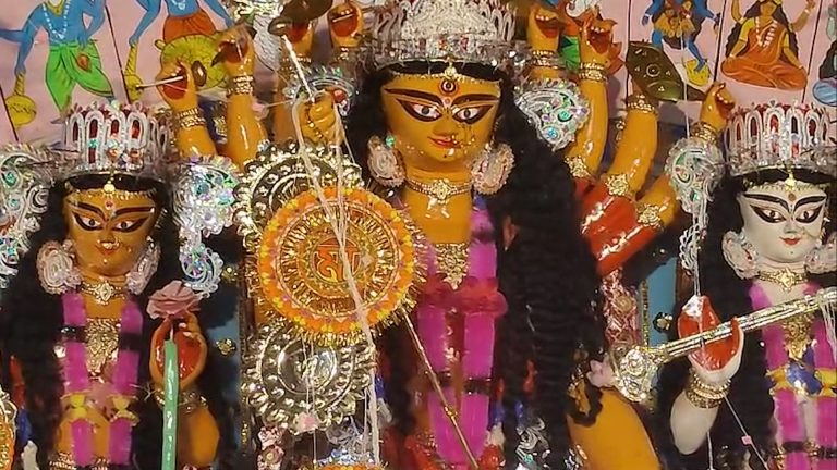 শুরু হলো কৃষ্ণনগর রাজ বাড়ির অষ্টমী পুজো ।