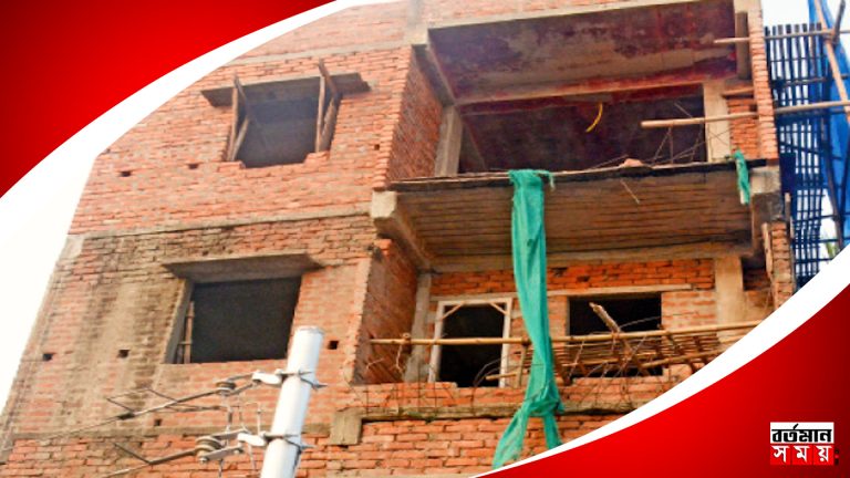 বাঘাযতীনের পর পানিহাটি, ফের বহুতল ভেঙে বিপত্তি।