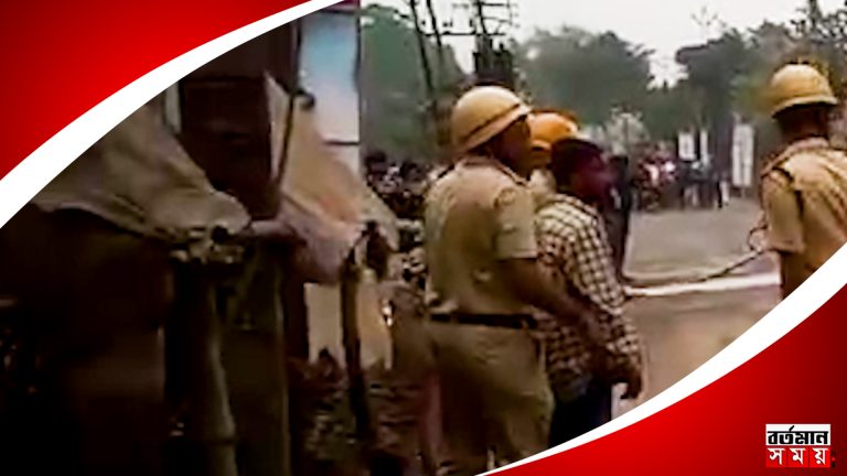 বিষ্ণুপুরে ৭৫ রোডের ধারে পরপর ১২টি দোকানে বিধ্বংসী আগুন