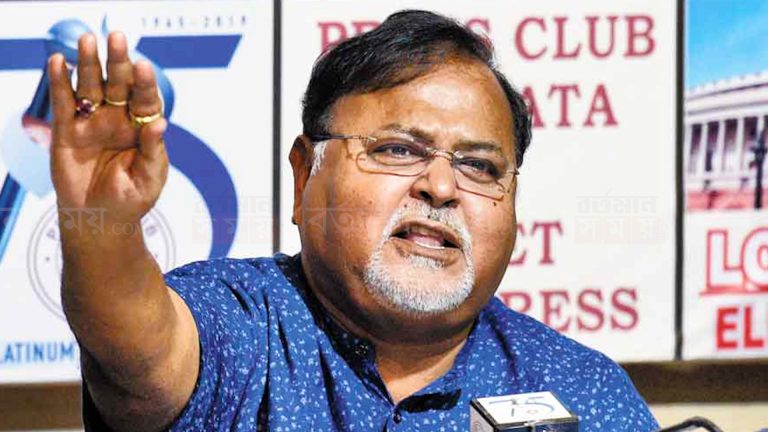 পার্থই নিয়োগ দুর্নীতির মাস্টারমাইন্ড! আদালতে গোপন জবানবন্দি প্রাক্তন মন্ত্রীর OSD