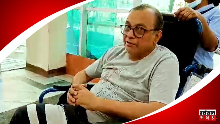 হাসপাতাল থেকে ছাড়া পেলেন যাদবপুরের উপাচার্য !
