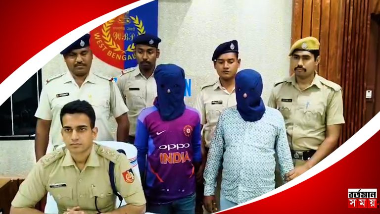 বিপুল পরিমাণে আ’গ্নেয়া’স্ত্র সহ জলঙ্গিতে গ্রে’প্তার দুই ব্যক্তি