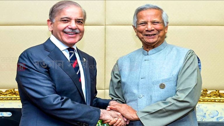 জোরদার বন্ধুত্ব! পরস্পরের দেশে যেতে ভিসা লাগবে না বাংলাদেশ ও পাকিস্তানের!