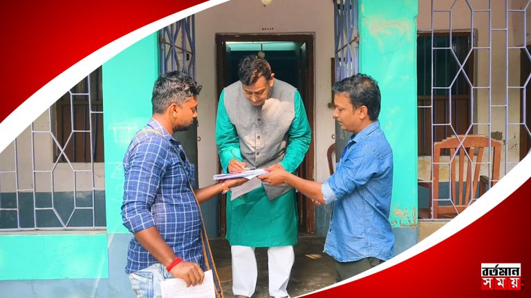 এনুমারেশন ফর্ম সংগ্রহ করলেন মন্ত্রী স্বপন দেবনাথ